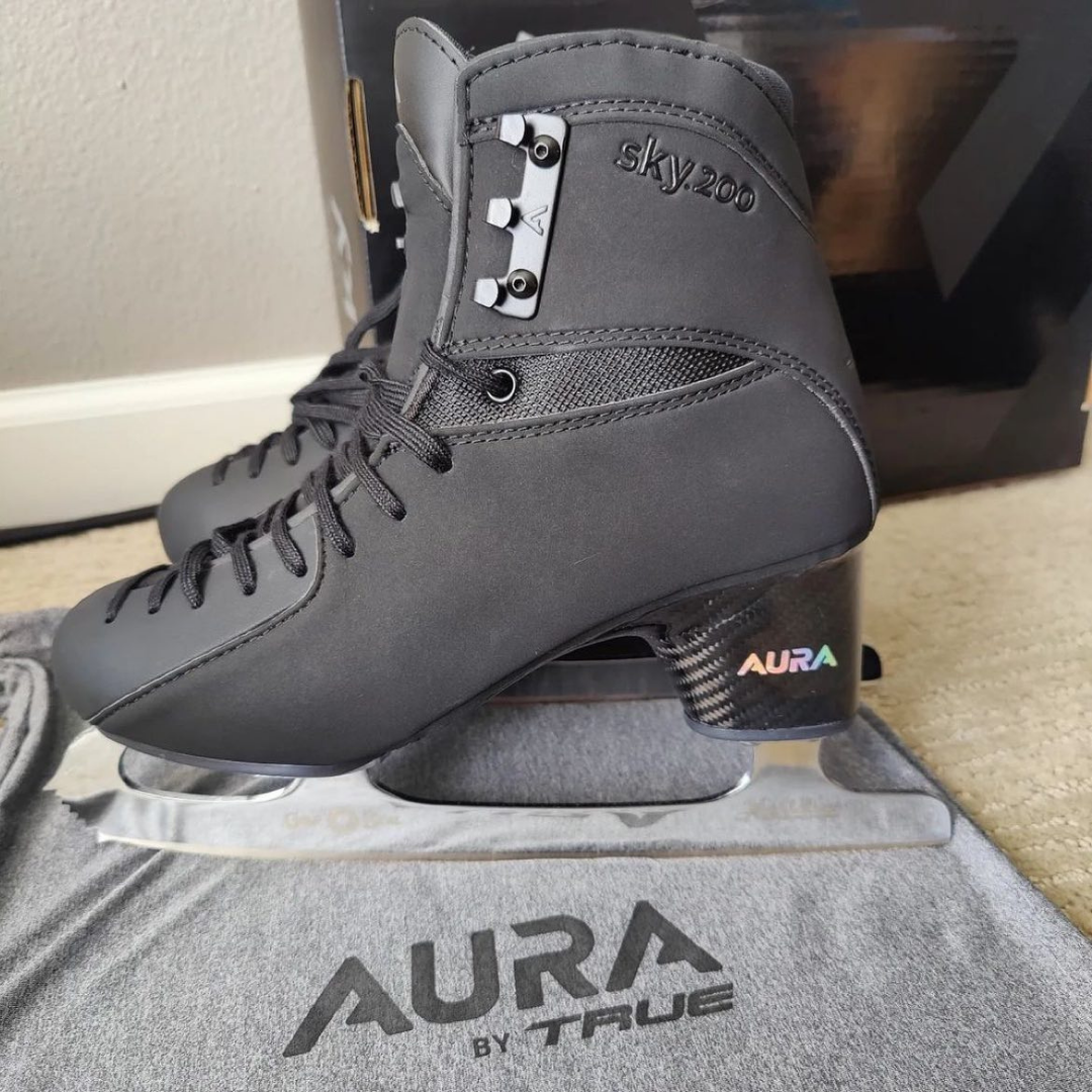 Фігурні черевики чоловічі AURA SKY 200 Black 270D