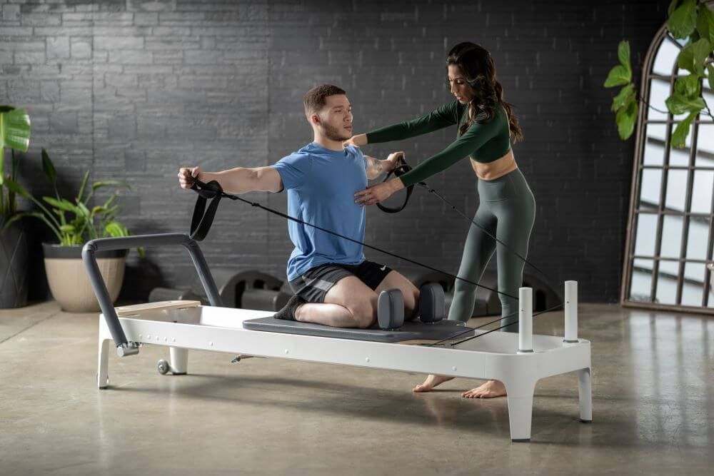 Реформер тренажер для пілатесу Allegro 2 Balanced Body Standard Steel Footbar (стандартна комплектація без додаткових ніжок)