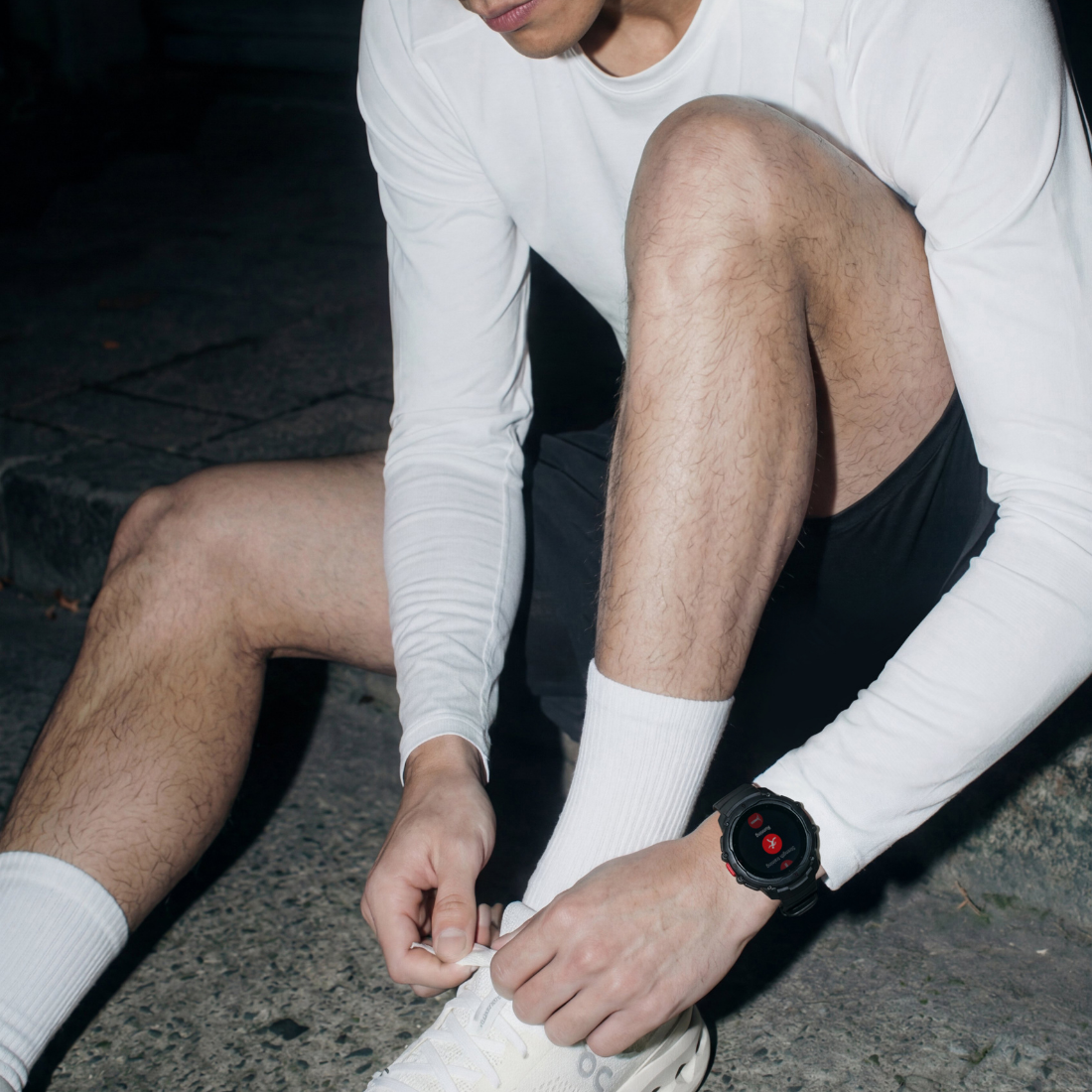 Смарт годинник для спорту, фітнесу та тренувань Polar Street X Night Black з світлодіодним ліхтариком та GPS